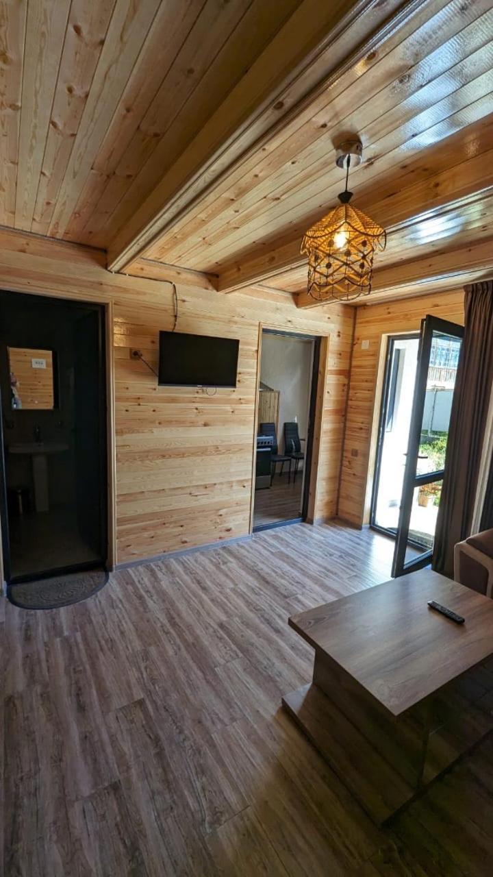Taripiri Villa Ambrolauri Exteriör bild
