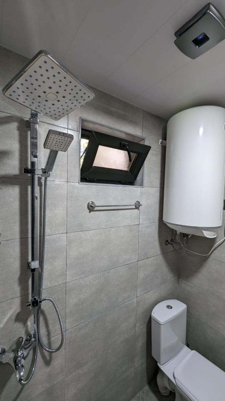 Taripiri Villa Ambrolauri Exteriör bild