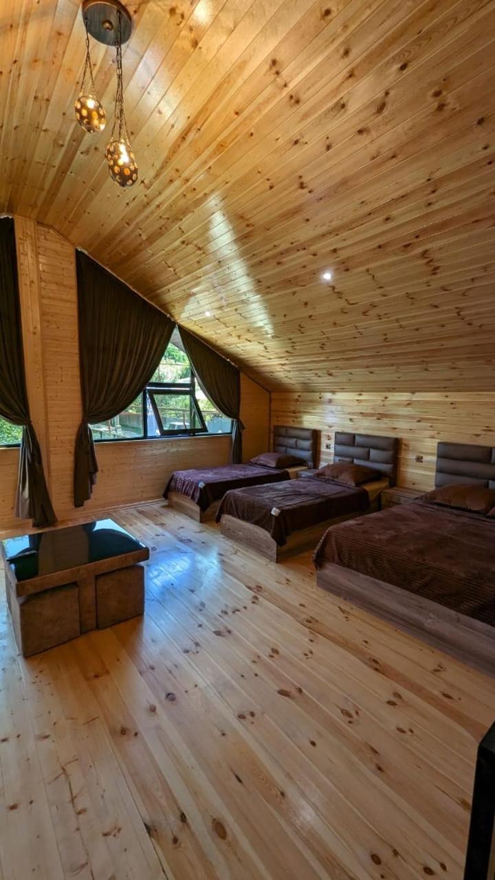 Taripiri Villa Ambrolauri Exteriör bild