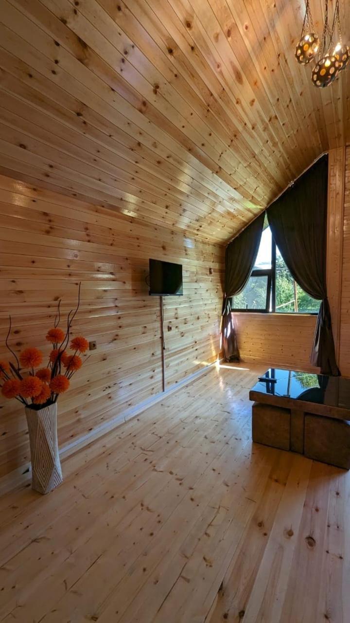 Taripiri Villa Ambrolauri Exteriör bild