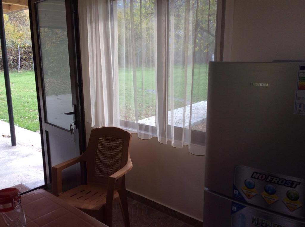 Taripiri Villa Ambrolauri Exteriör bild