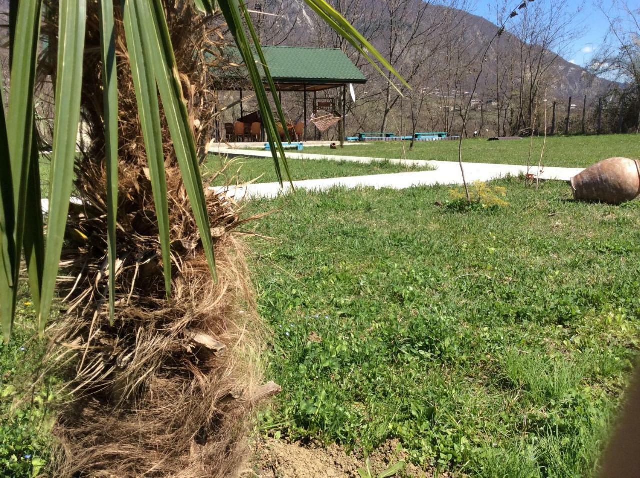 Taripiri Villa Ambrolauri Exteriör bild