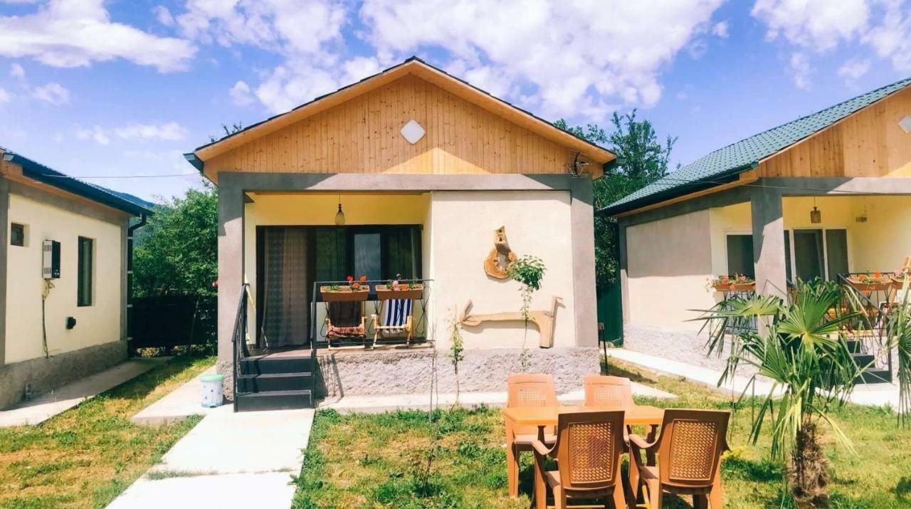 Taripiri Villa Ambrolauri Exteriör bild
