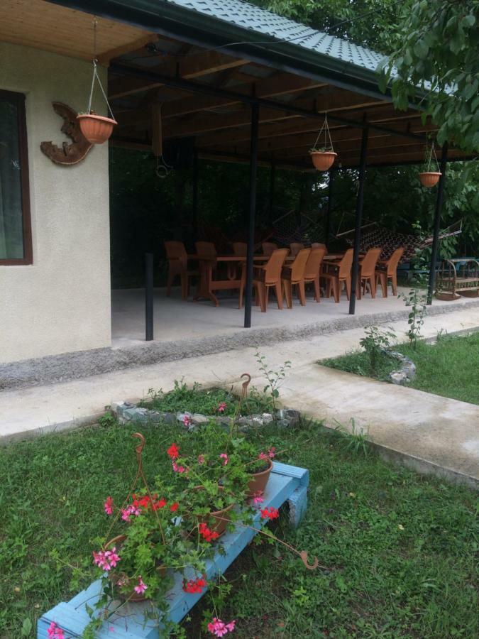 Taripiri Villa Ambrolauri Exteriör bild