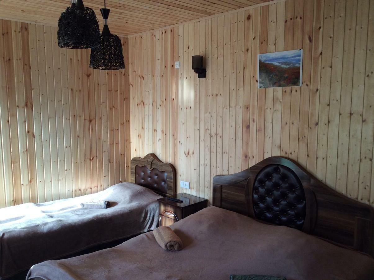 Taripiri Villa Ambrolauri Exteriör bild