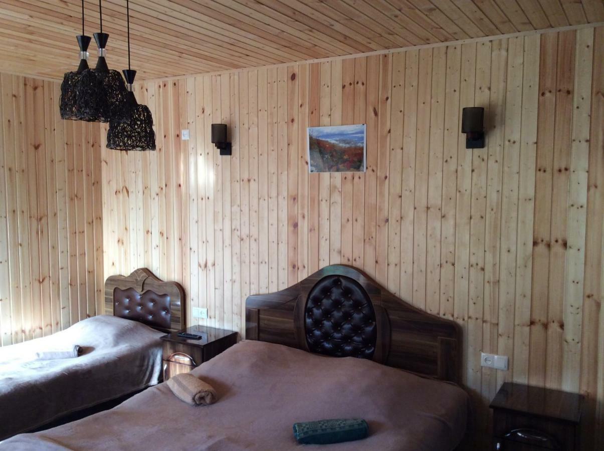 Taripiri Villa Ambrolauri Exteriör bild
